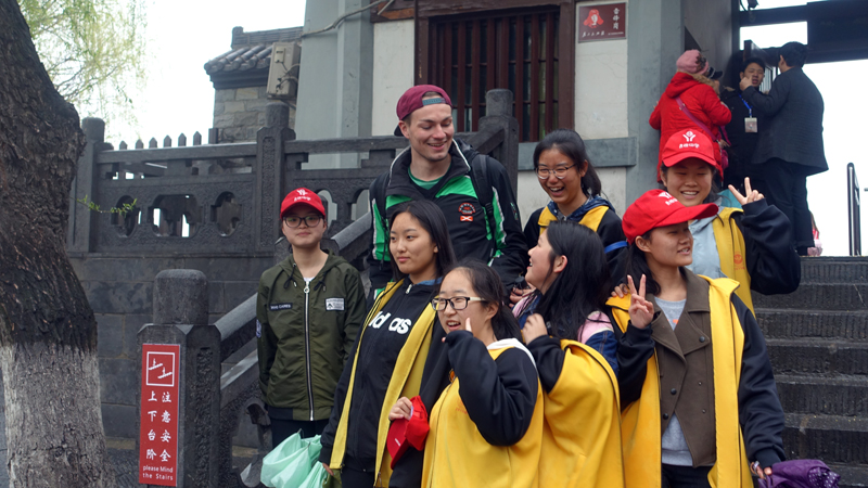 2017-03-31_104105 china-2017.jpg - Luoyang - Longmen Grotte